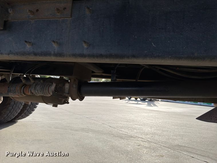 image for item EX2521 2018 Peterbilt 337 flatbed truck