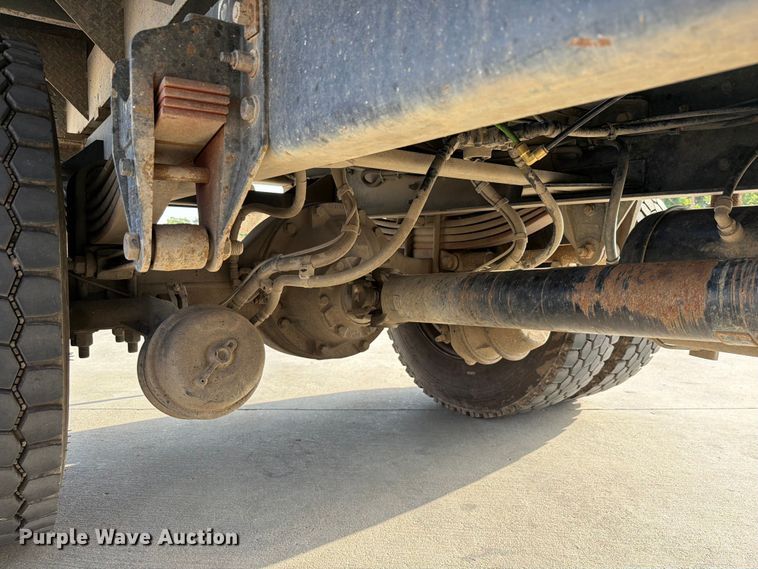 image for item EX2521 2018 Peterbilt 337 flatbed truck
