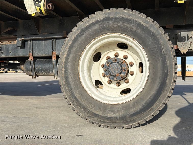 image for item EX2521 2018 Peterbilt 337 flatbed truck
