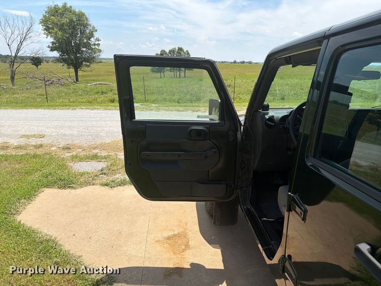 image for item EX4022 2010 Jeep Wrangler Unlimited SUV