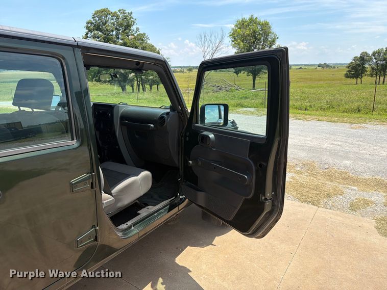 image for item EX4022 2010 Jeep Wrangler Unlimited SUV