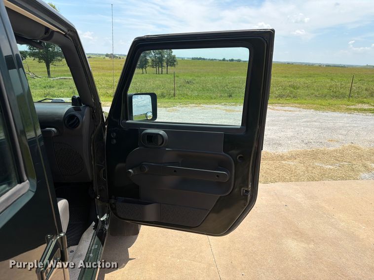image for item EX4022 2010 Jeep Wrangler Unlimited SUV