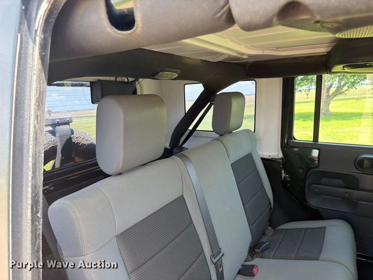 image for item EX4022 2010 Jeep Wrangler Unlimited SUV