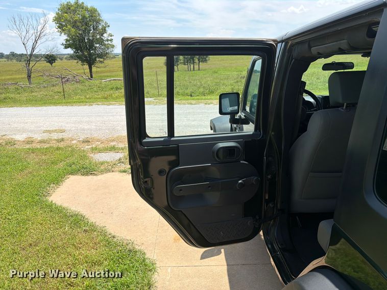 image for item EX4022 2010 Jeep Wrangler Unlimited SUV
