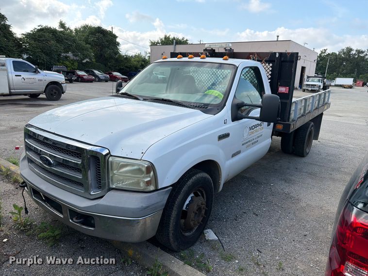 2006 Ford F350 Super Duty dump flatbed pickup truck