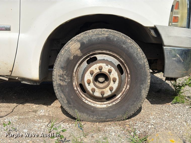 image for item EX4546 2006 Ford F350 Super Duty dump flatbed pickup truck