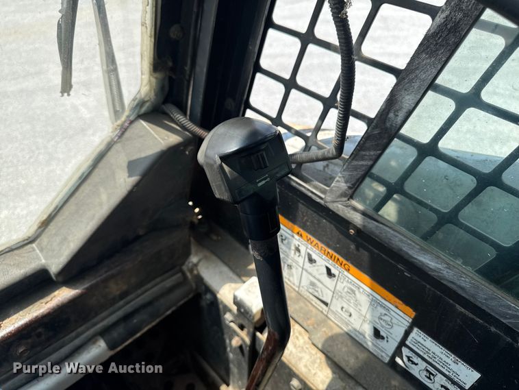 image for item FB5725 1994 Bobcat 853 skid steer loader