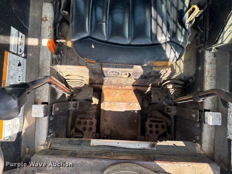 image for item FB5725 1994 Bobcat 853 skid steer loader