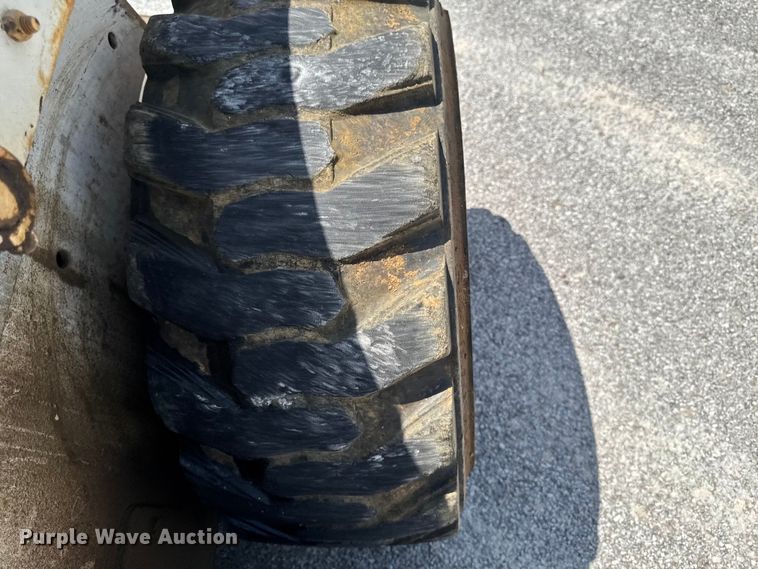 image for item FB5725 1994 Bobcat 853 skid steer loader