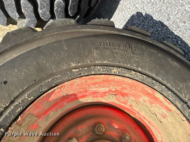 image for item FB5725 1994 Bobcat 853 skid steer loader