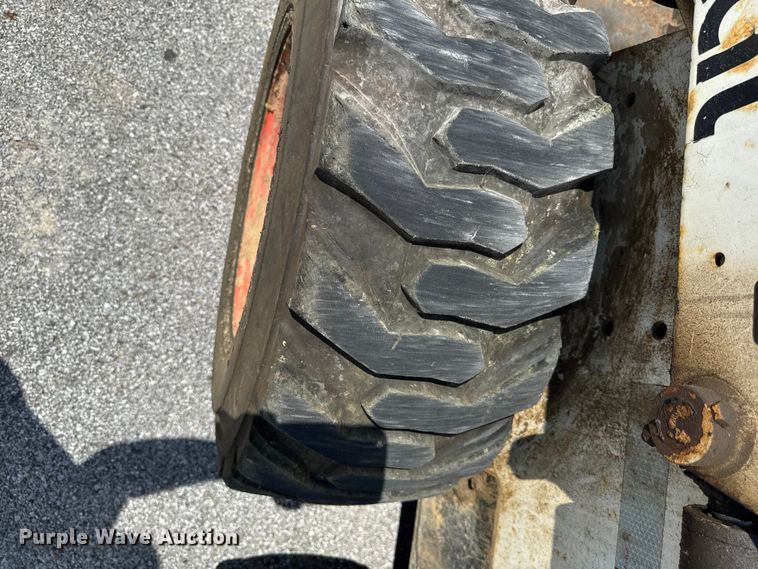 image for item FB5725 1994 Bobcat 853 skid steer loader