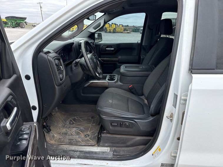image for item FB6786 2019 Chevrolet Silverado 1500 Crew Cab pickup truck