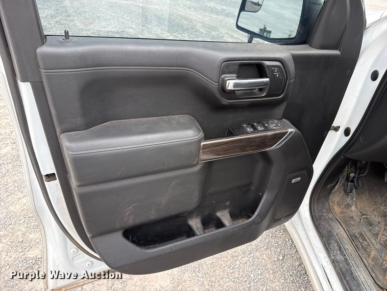 image for item FB6786 2019 Chevrolet Silverado 1500 Crew Cab pickup truck