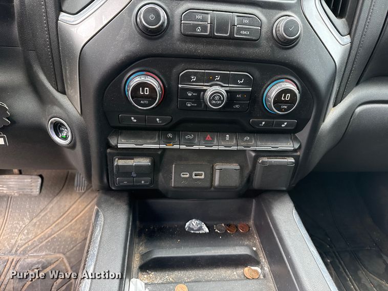 image for item FB6786 2019 Chevrolet Silverado 1500 Crew Cab pickup truck