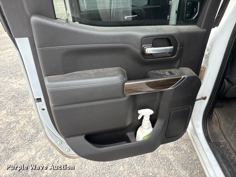 image for item FB6786 2019 Chevrolet Silverado 1500 Crew Cab pickup truck