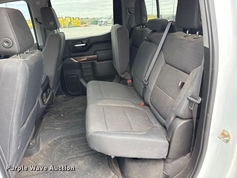 image for item FB6786 2019 Chevrolet Silverado 1500 Crew Cab pickup truck