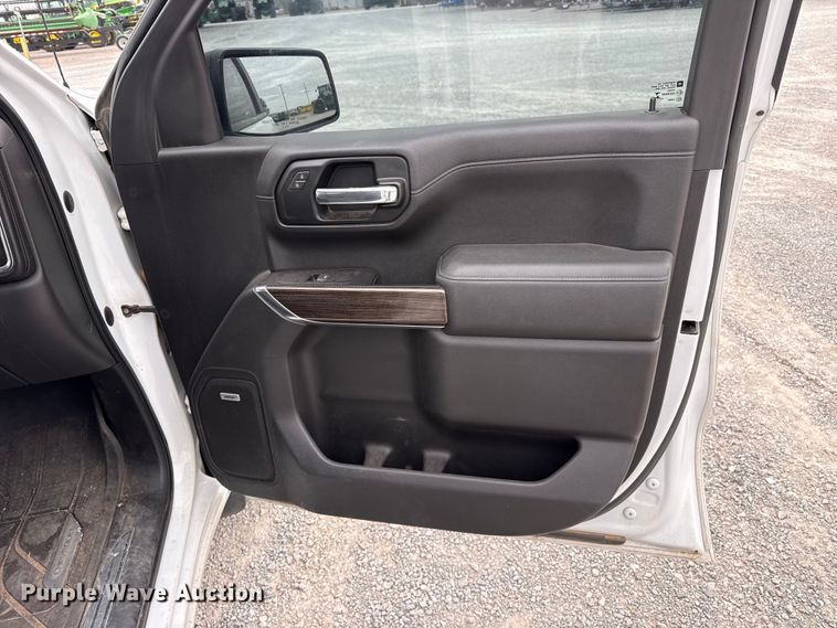 image for item FB6786 2019 Chevrolet Silverado 1500 Crew Cab pickup truck