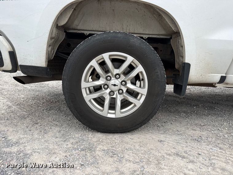 image for item FB6786 2019 Chevrolet Silverado 1500 Crew Cab pickup truck