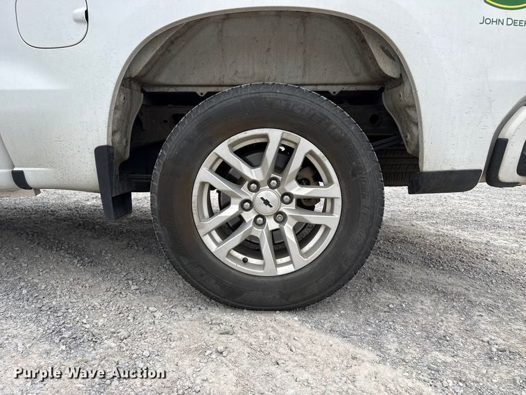 image for item FB6786 2019 Chevrolet Silverado 1500 Crew Cab pickup truck