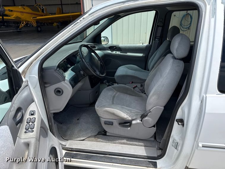 image for item FB6893 1998 Ford Windstar van