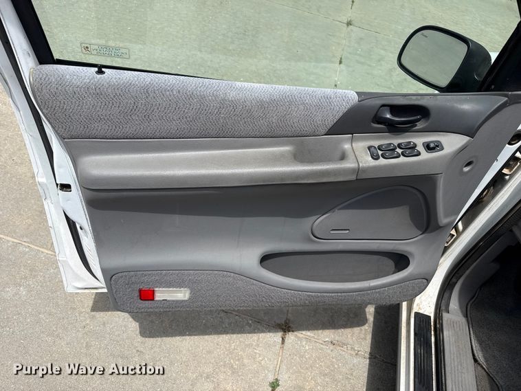 image for item FB6893 1998 Ford Windstar van