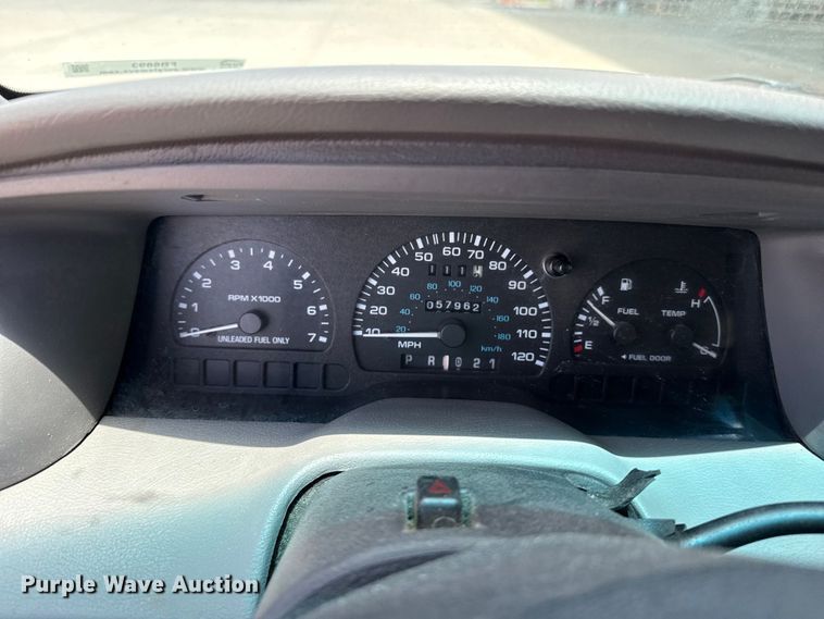image for item FB6893 1998 Ford Windstar van