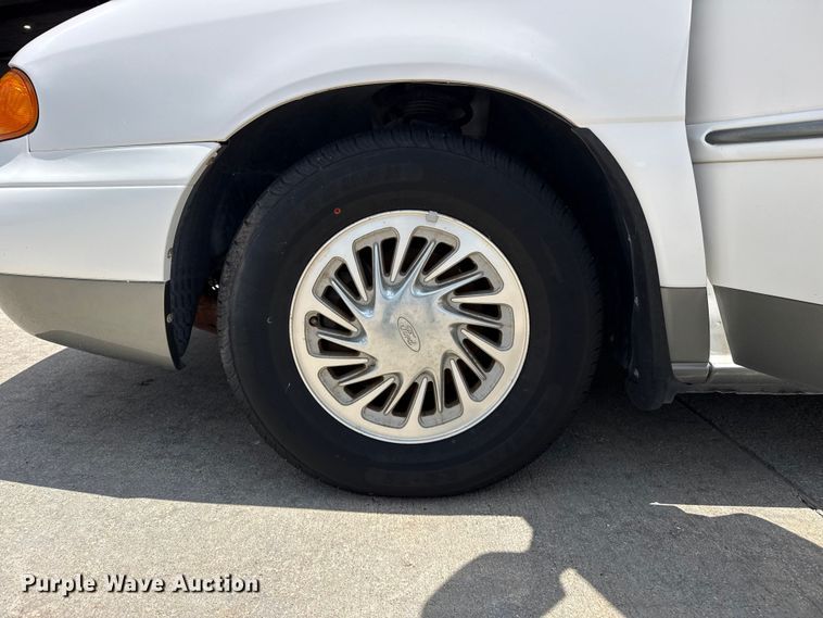 image for item FB6893 1998 Ford Windstar van