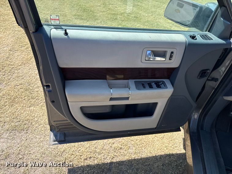 image for item FB6898 2009 Ford Flex SUV