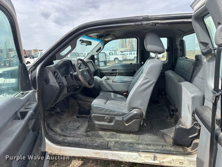 image for item FB7107 2016 Ford F250 Super Duty Ext. Cab pickup truck