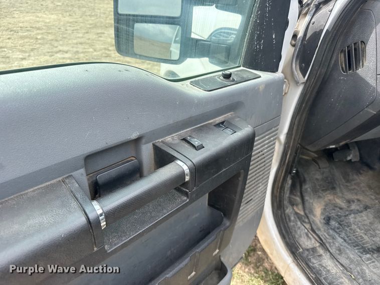 image for item FB7107 2016 Ford F250 Super Duty Ext. Cab pickup truck