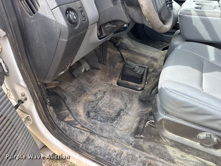 image for item FB7107 2016 Ford F250 Super Duty Ext. Cab pickup truck