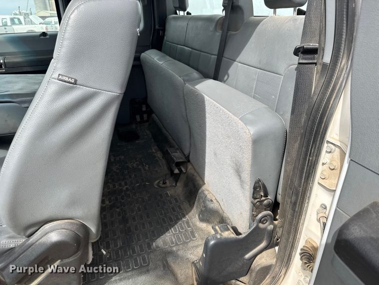 image for item FB7107 2016 Ford F250 Super Duty Ext. Cab pickup truck