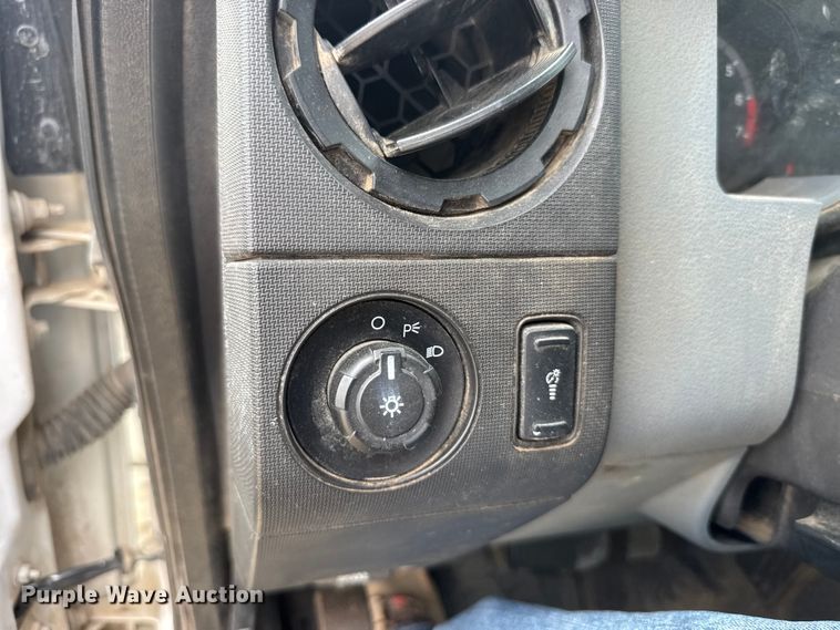 image for item FB7107 2016 Ford F250 Super Duty Ext. Cab pickup truck