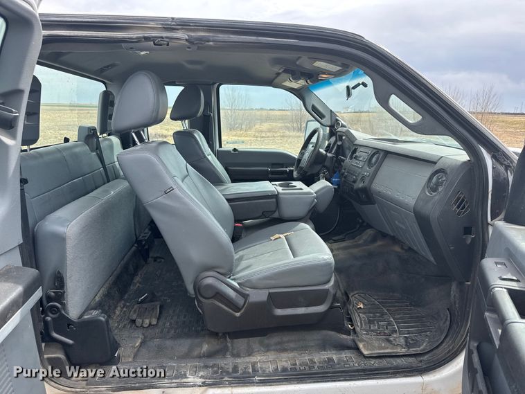 image for item FB7107 2016 Ford F250 Super Duty Ext. Cab pickup truck