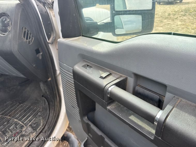 image for item FB7107 2016 Ford F250 Super Duty Ext. Cab pickup truck