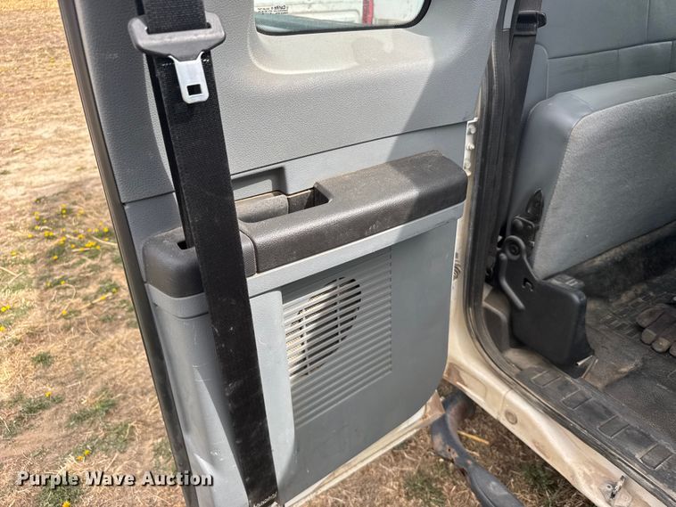image for item FB7107 2016 Ford F250 Super Duty Ext. Cab pickup truck
