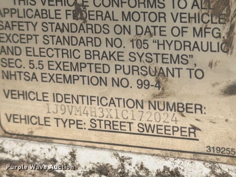image for item FB8181 2001 Johnston 4000 street sweeper