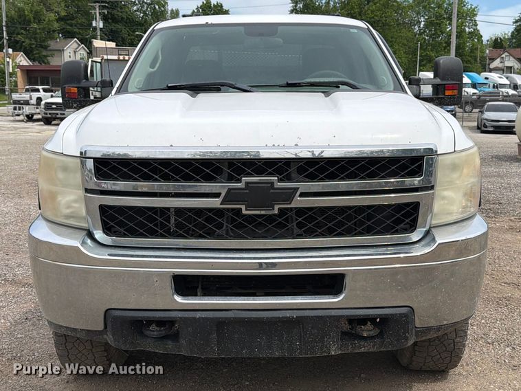 image for item FB8182 2011 Chevrolet Silverado 2500HD Ext. Cab pickup truck
