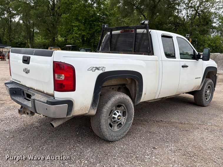 image for item FB8182 2011 Chevrolet Silverado 2500HD Ext. Cab pickup truck