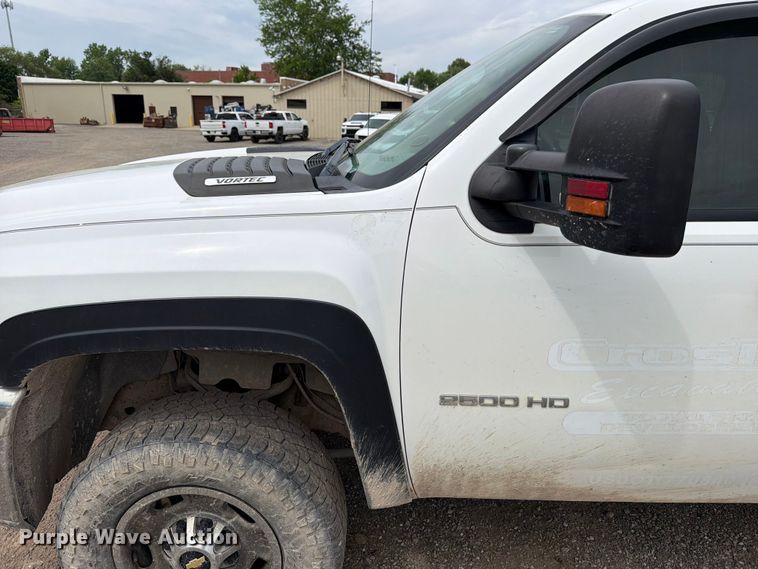 image for item FB8182 2011 Chevrolet Silverado 2500HD Ext. Cab pickup truck