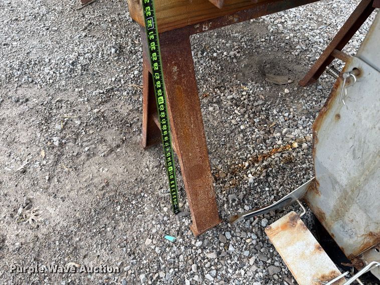 image for item FB8185 Swenson spreader