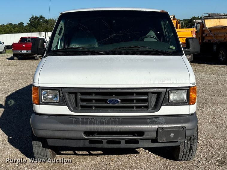 image for item FC1652 2006 Ford E250 van