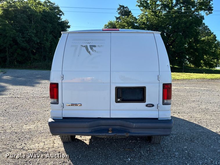 image for item FC1652 2006 Ford E250 van