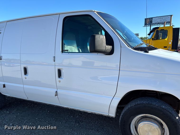 image for item FC1652 2006 Ford E250 van