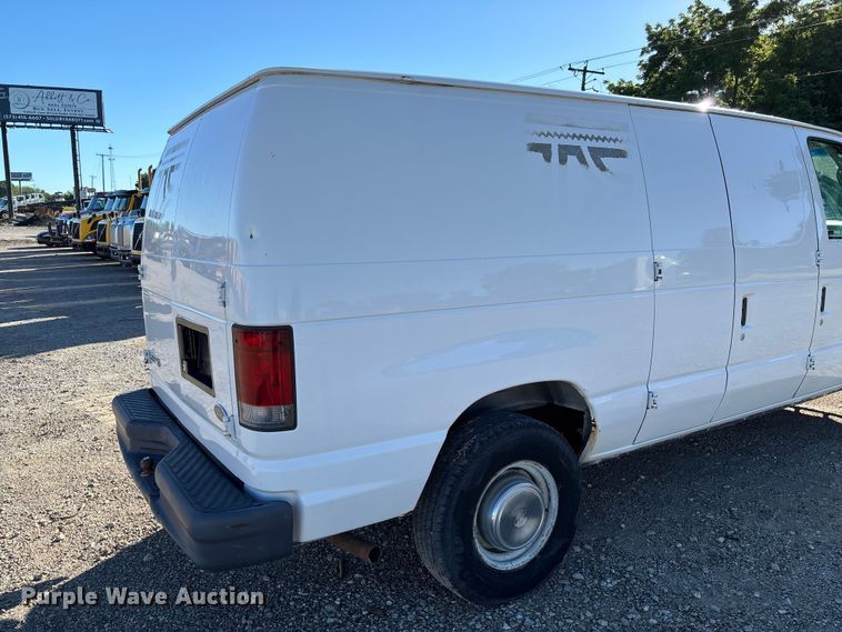 image for item FC1652 2006 Ford E250 van