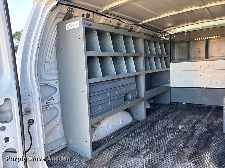 image for item FC1652 2006 Ford E250 van