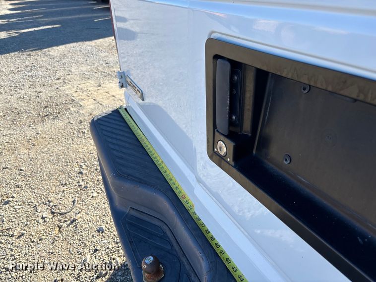 image for item FC1652 2006 Ford E250 van