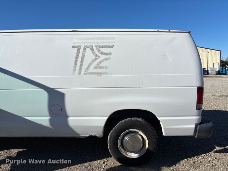 image for item FC1652 2006 Ford E250 van