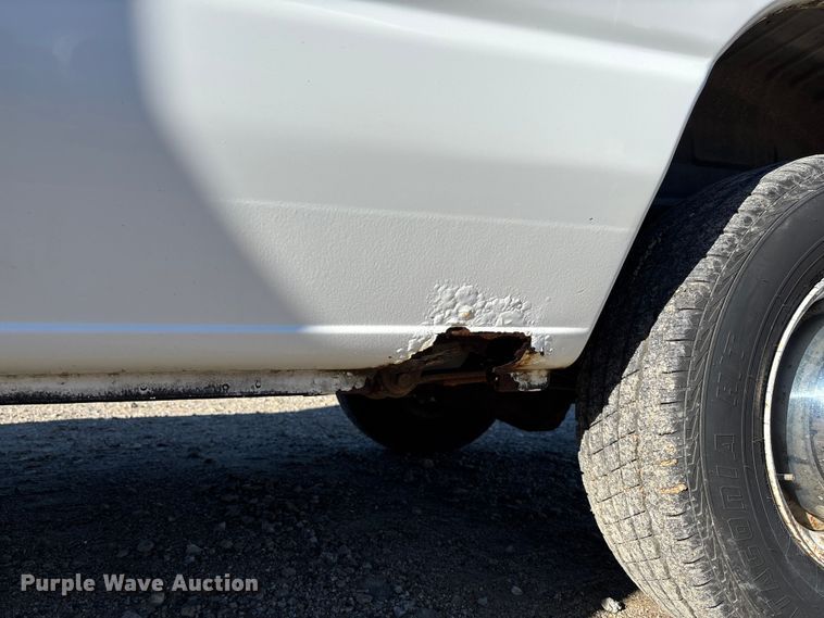 image for item FC1652 2006 Ford E250 van