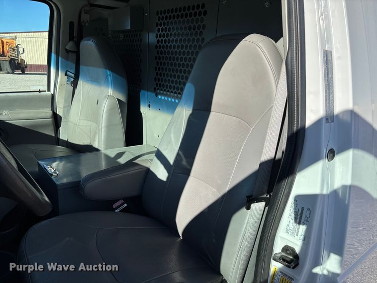 image for item FC1652 2006 Ford E250 van
